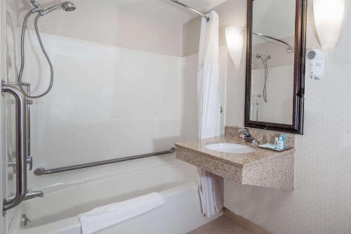 Wyndham Southbury image 25
